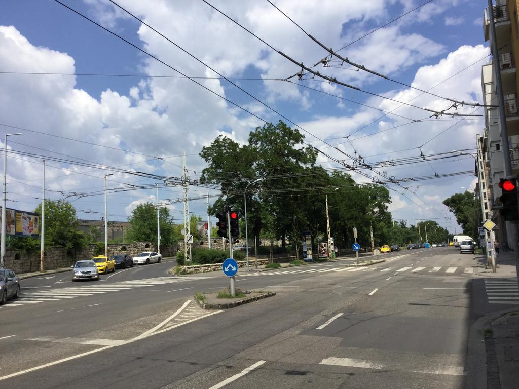 Adam'S Apartment And Free Parking Будапеща Екстериор снимка