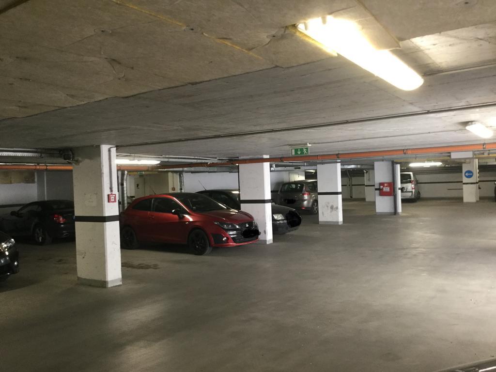 Adam'S Apartment And Free Parking Будапеща Екстериор снимка